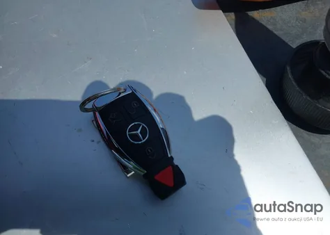 2016 Mercedes-Benz C 300 Luxury/Sport z USA, uszkodzony, nr VIN 55SWF4JB8GU159956